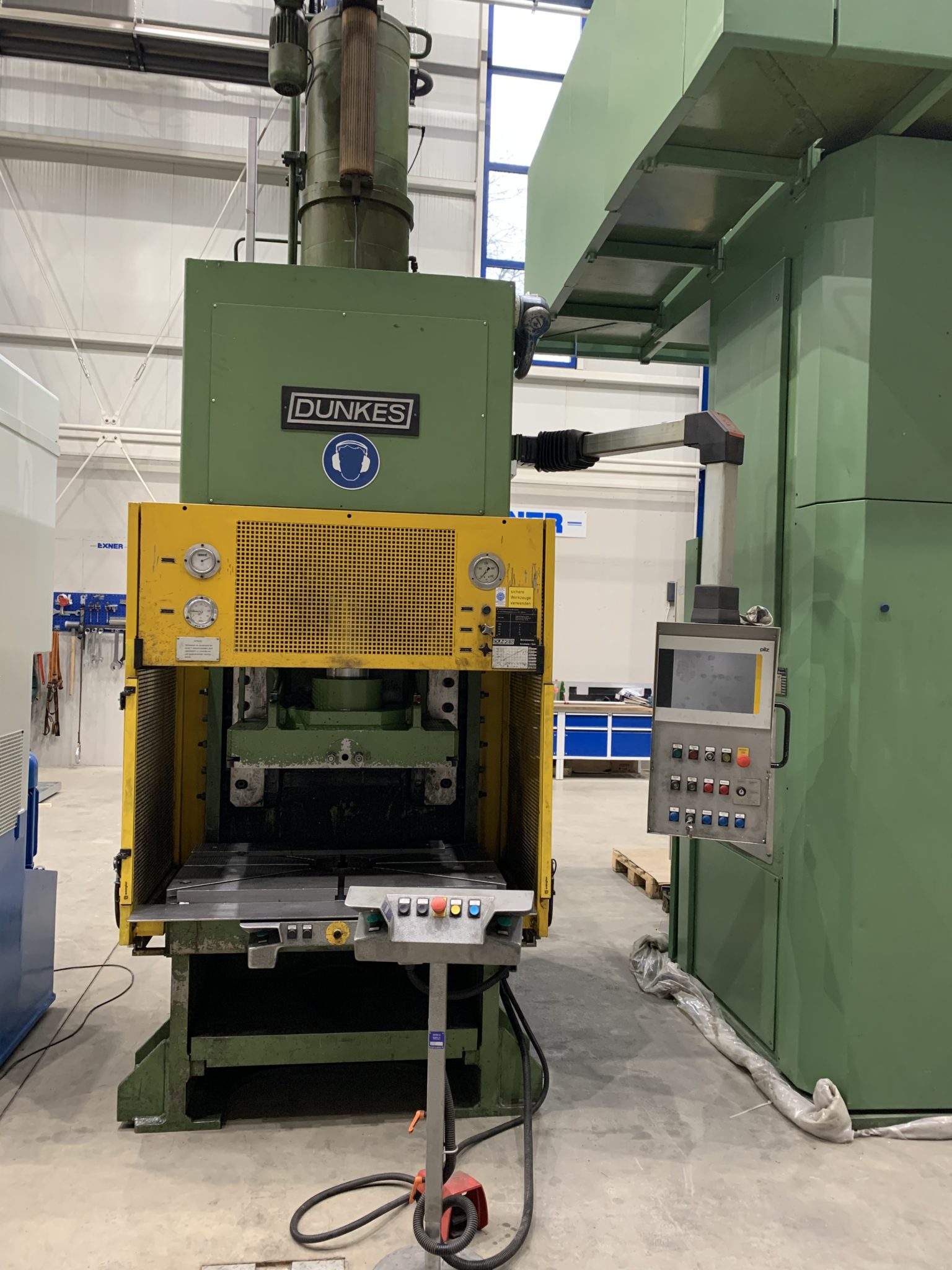 DoppelstaenderExzenterpresse Typ DEXRH 135/1000/1 Schubert Group